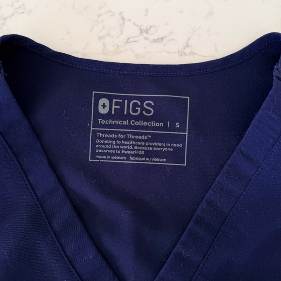 Figs Navy Scrub Top Small - Picture 2 of 3